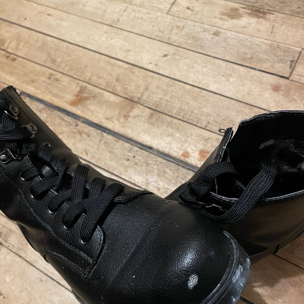 Kelly&Katie ankle boots 9.5M  style KK-Vestie Color/ Material Black GOAT PU - Picture 3 of 6